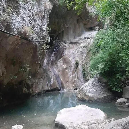 Amali Vlikhon